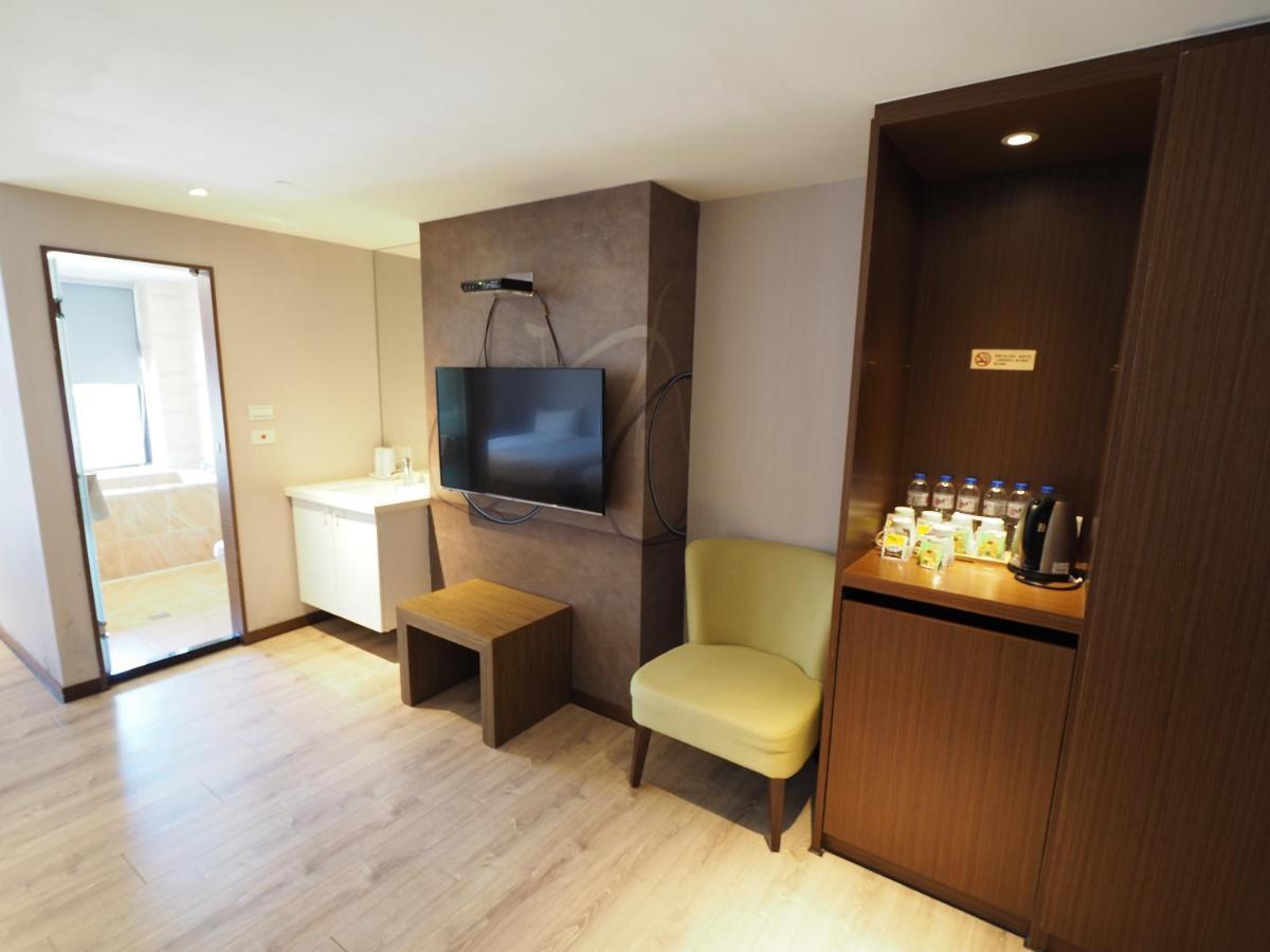 Kailan Hotel Toucheng Esterno foto
